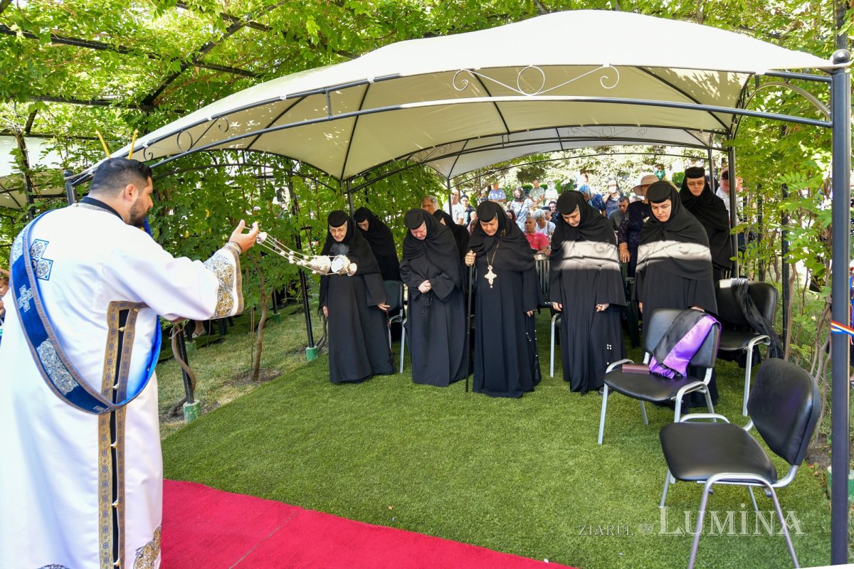 Slujire arhierească la hramul Mănăstirii Ghighiu  339227