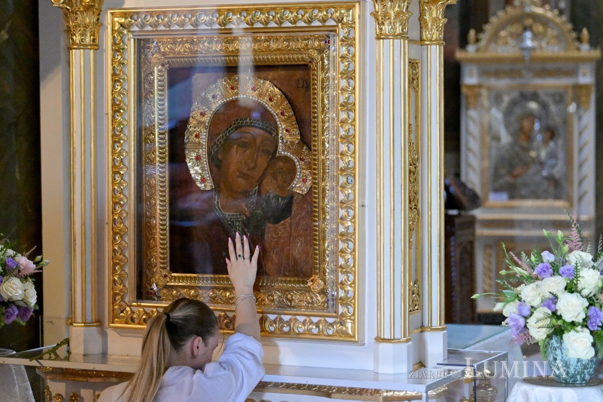 Slujire arhierească la hramul Mănăstirii Ghighiu  339234