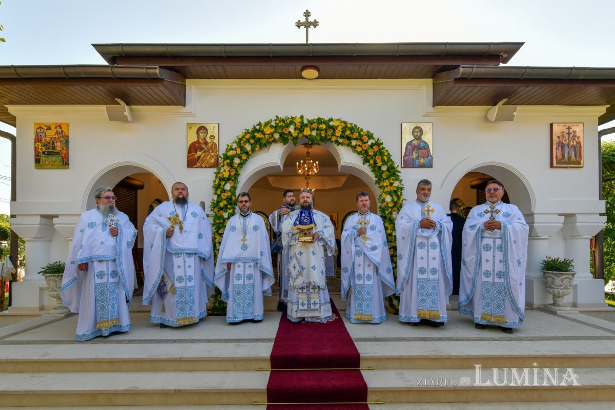 Slujire arhierească la hramul Mănăstirii Ghighiu  339236