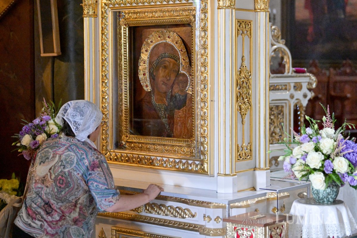 Slujire arhierească la hramul Mănăstirii Ghighiu  339241