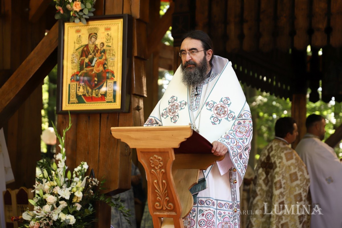Trei ierarhi au liturghisit la hramul Mănăstirii Brâncoveanu 339271