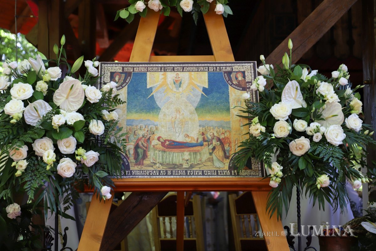 Trei ierarhi au liturghisit la hramul Mănăstirii Brâncoveanu 339277