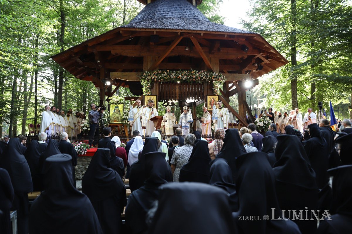 Proclamarea locală a canonizării Sfântului Serafim cel Răbdător de la Sâmbăta de Sus 339358