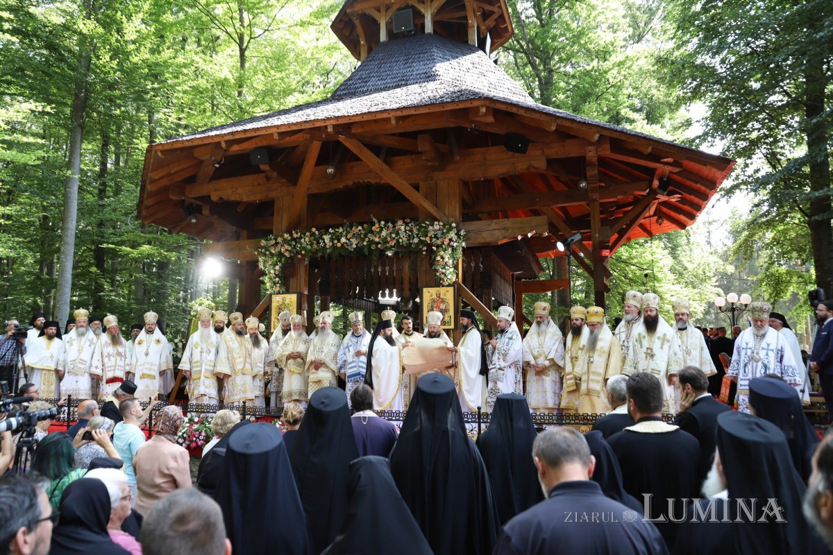 Proclamarea locală a canonizării Sfântului Serafim cel Răbdător de la Sâmbăta de Sus 339397