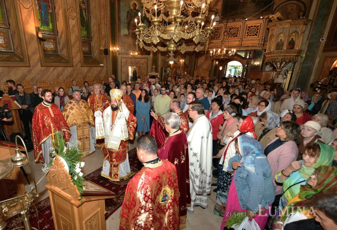 Importanţa participării credincioşilor la sfintele slujbe ale Bisericii 339997