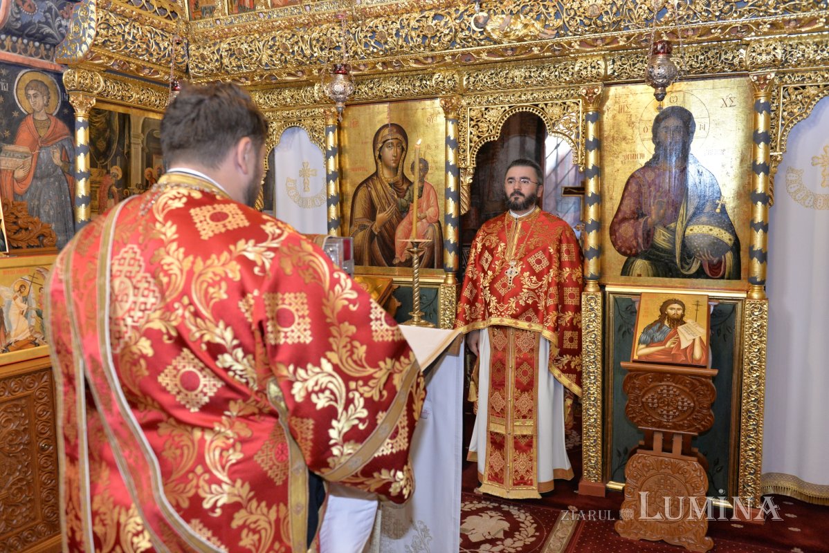 „Sfântul Ioan Botezătorul este învățător, rugător și îndreptător al vieții oamenilor” 340405