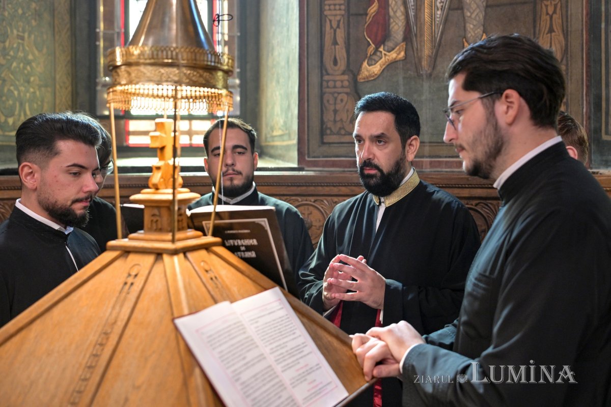 „Hristos, centrul timpului  și împlinirea istoriei” 340610