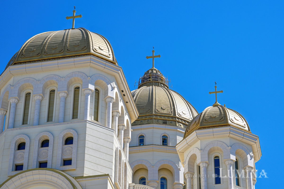 Ultimele lucrări premergătoare slujbei de sfințire pe șantierul Catedralei Naționale 340863