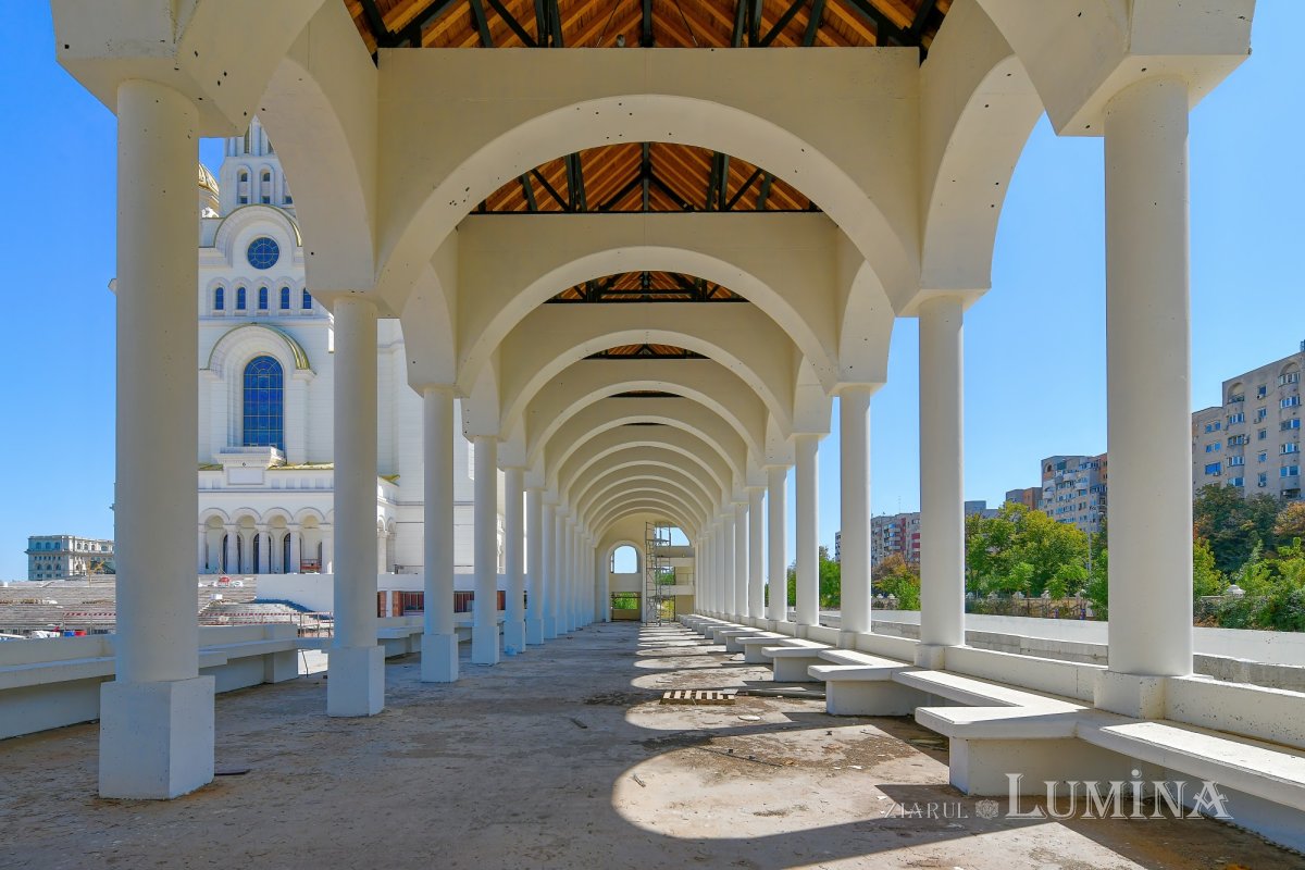 Ultimele lucrări premergătoare slujbei de sfințire pe șantierul Catedralei Naționale 340871