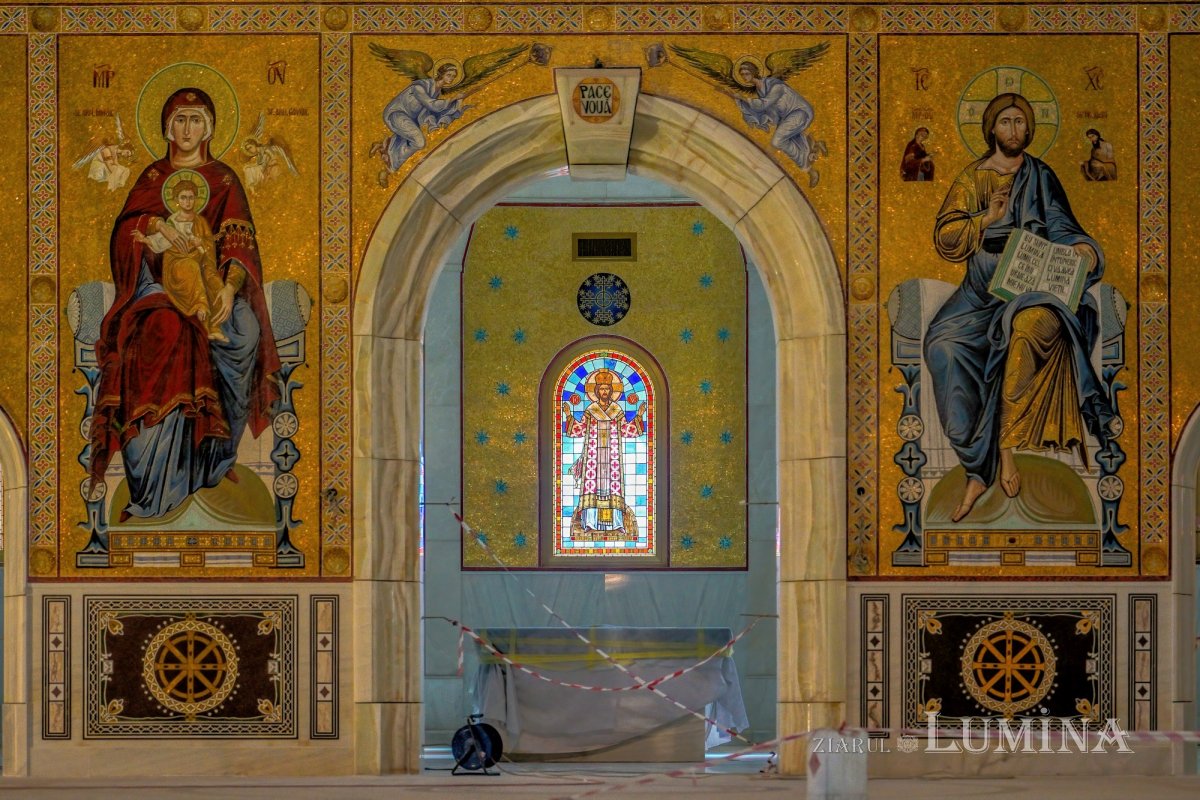 Ultimele lucrări premergătoare slujbei de sfințire pe șantierul Catedralei Naționale 340876