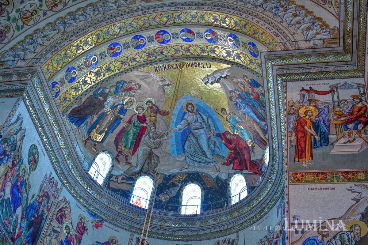 Ultimele lucrări premergătoare slujbei de sfințire pe șantierul Catedralei Naționale 340881