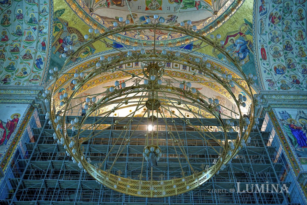 Ultimele lucrări premergătoare slujbei de sfințire pe șantierul Catedralei Naționale 340883