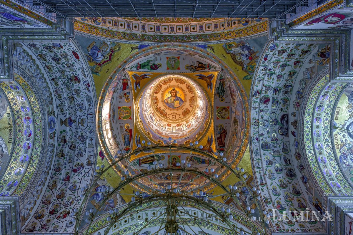 Ultimele lucrări premergătoare slujbei de sfințire pe șantierul Catedralei Naționale 340894