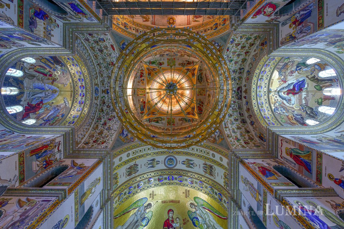 Ultimele lucrări premergătoare slujbei de sfințire pe șantierul Catedralei Naționale 340896