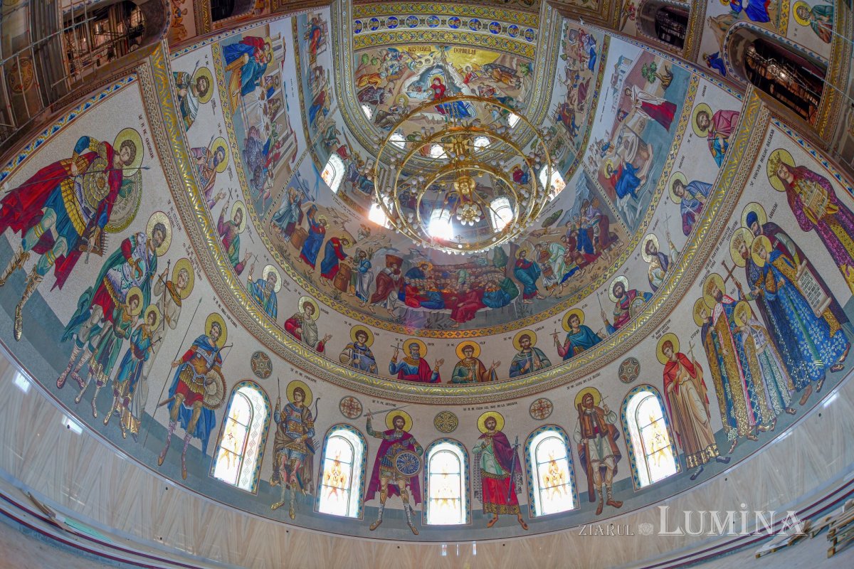 Ultimele lucrări premergătoare slujbei de sfințire pe șantierul Catedralei Naționale 340898