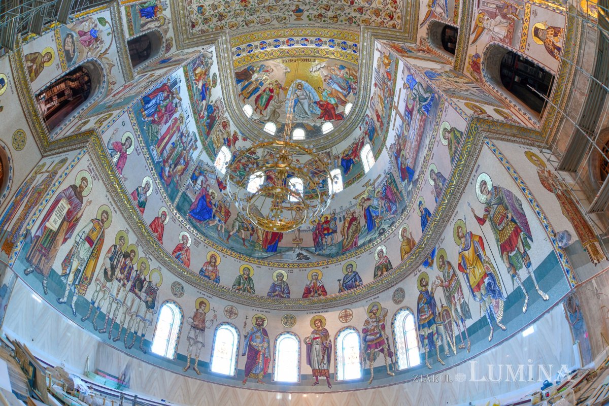 Ultimele lucrări premergătoare slujbei de sfințire pe șantierul Catedralei Naționale 340899