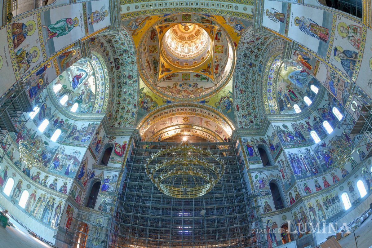 Ultimele lucrări premergătoare slujbei de sfințire pe șantierul Catedralei Naționale 340900