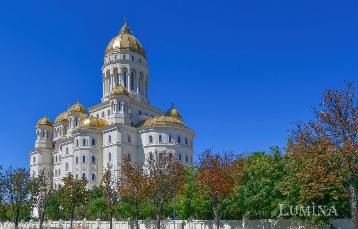 Ultimele lucrări premergătoare slujbei de sfințire pe șantierul Catedralei Naționale 340997