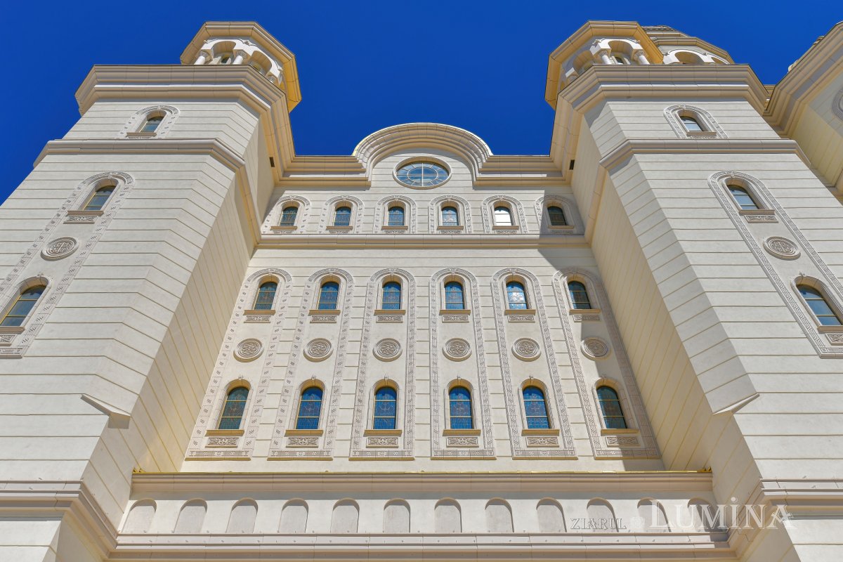 Sclipirile Luminii: Catedrala Naţională 340942