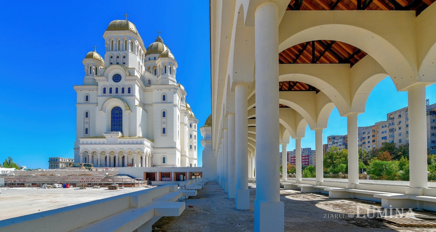 Sclipirile Luminii: Catedrala Naţională 340985