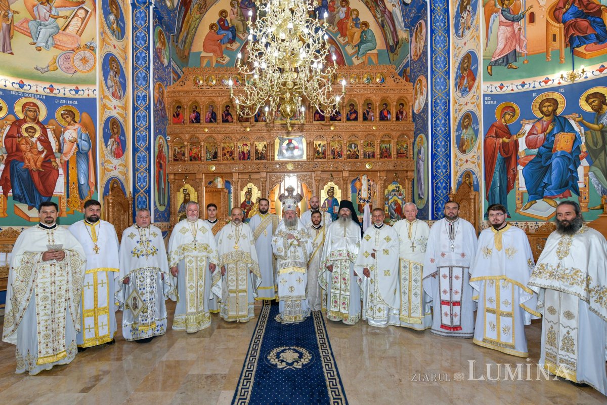 Biserica parohiei ilfovene Boltașu a primit veșmântul sfințeniei 341075