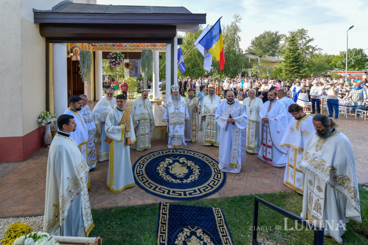 Biserica parohiei ilfovene Boltașu a primit veșmântul sfințeniei 341105