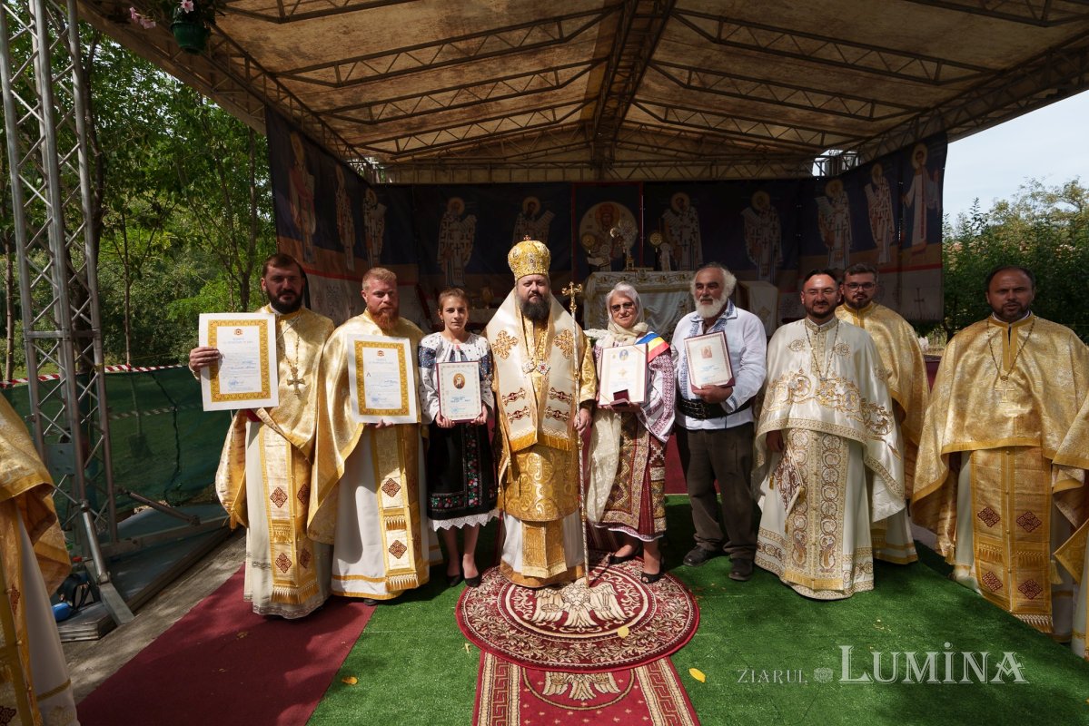 Un nou lăcaș de cult sfințit într‑un sat prahovean 341063