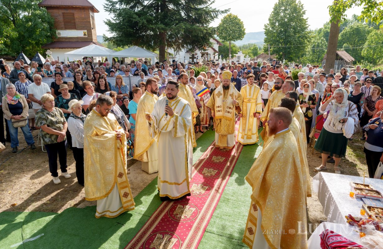 Un nou lăcaș de cult sfințit într‑un sat prahovean 341093