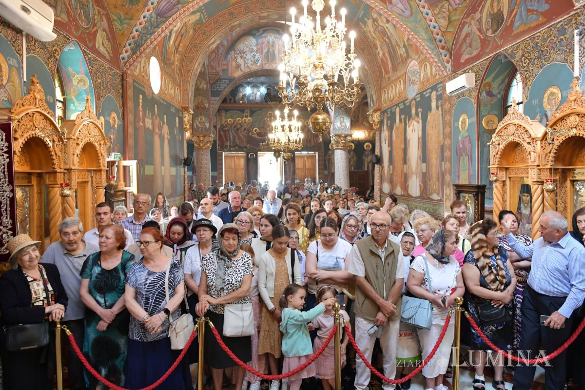 Harul preoției pentru un inspector eparhial al Arhiepiscopiei Bucureștilor 341167