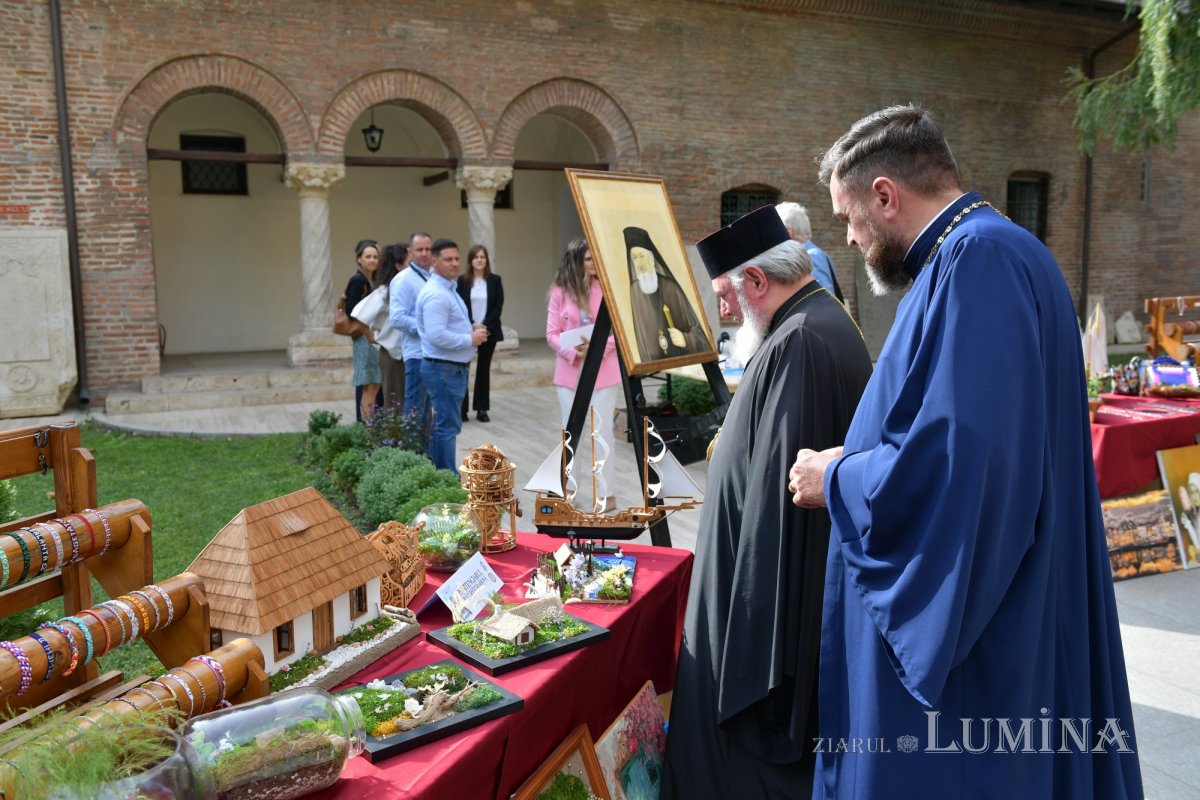 Expoziția „Artă în detenție - oameni, emoții, culoare” la Mănăstirea Antim 341391