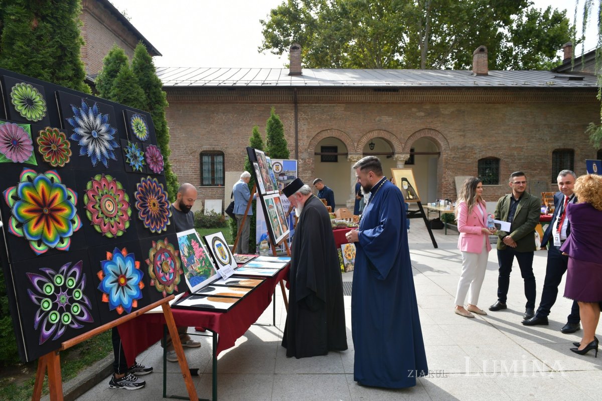 Expoziția „Artă în detenție - oameni, emoții, culoare” la Mănăstirea Antim 341394