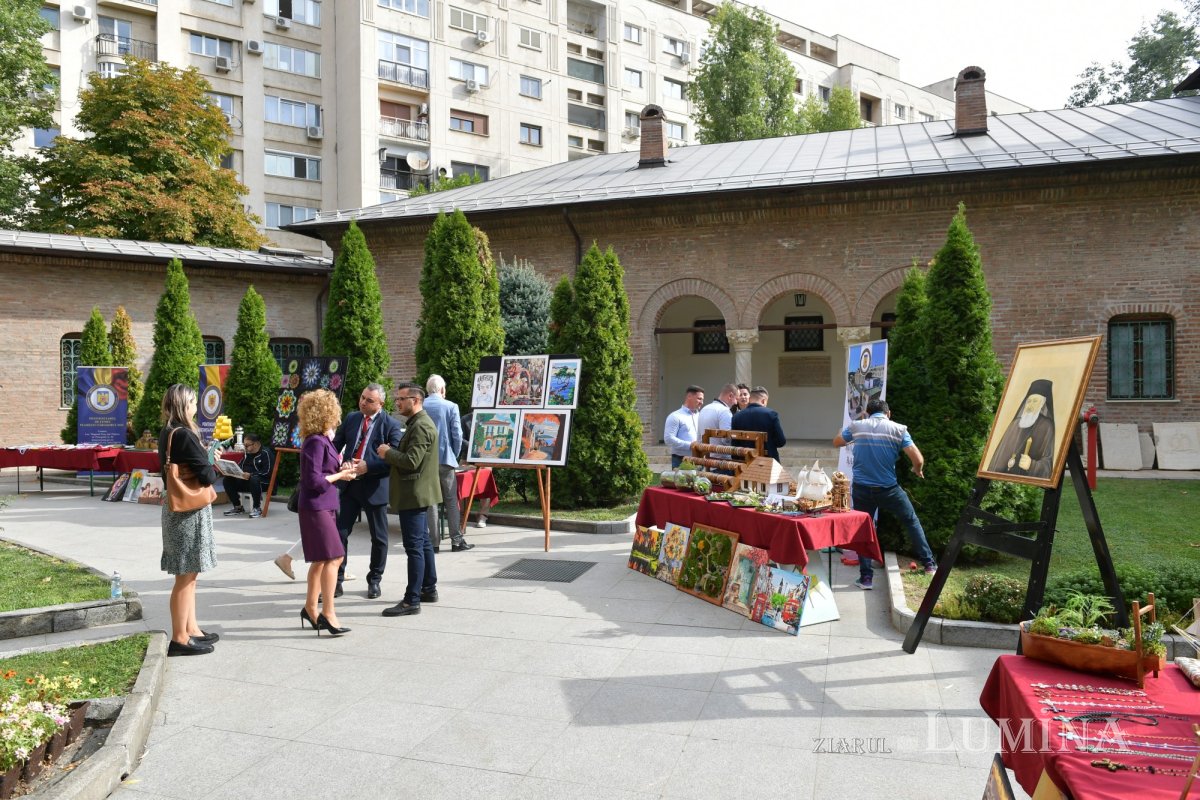 Expoziția „Artă în detenție - oameni, emoții, culoare” la Mănăstirea Antim 341398