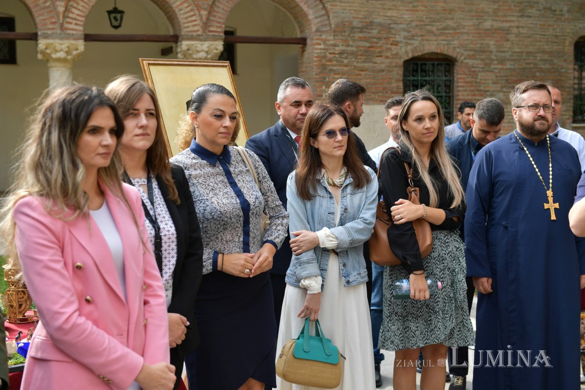 Expoziția „Artă în detenție - oameni, emoții, culoare” la Mănăstirea Antim 341401