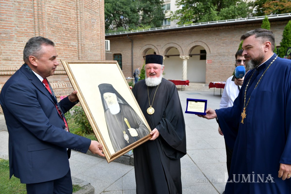 Expoziția „Artă în detenție - oameni, emoții, culoare” la Mănăstirea Antim 341404