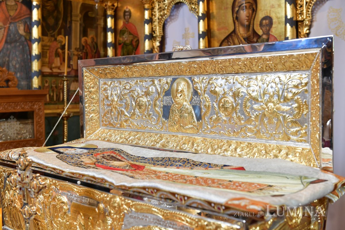 Patriarhul României a sfințit racla Sfântului Cuvios Mărturisitor Sofian 341525