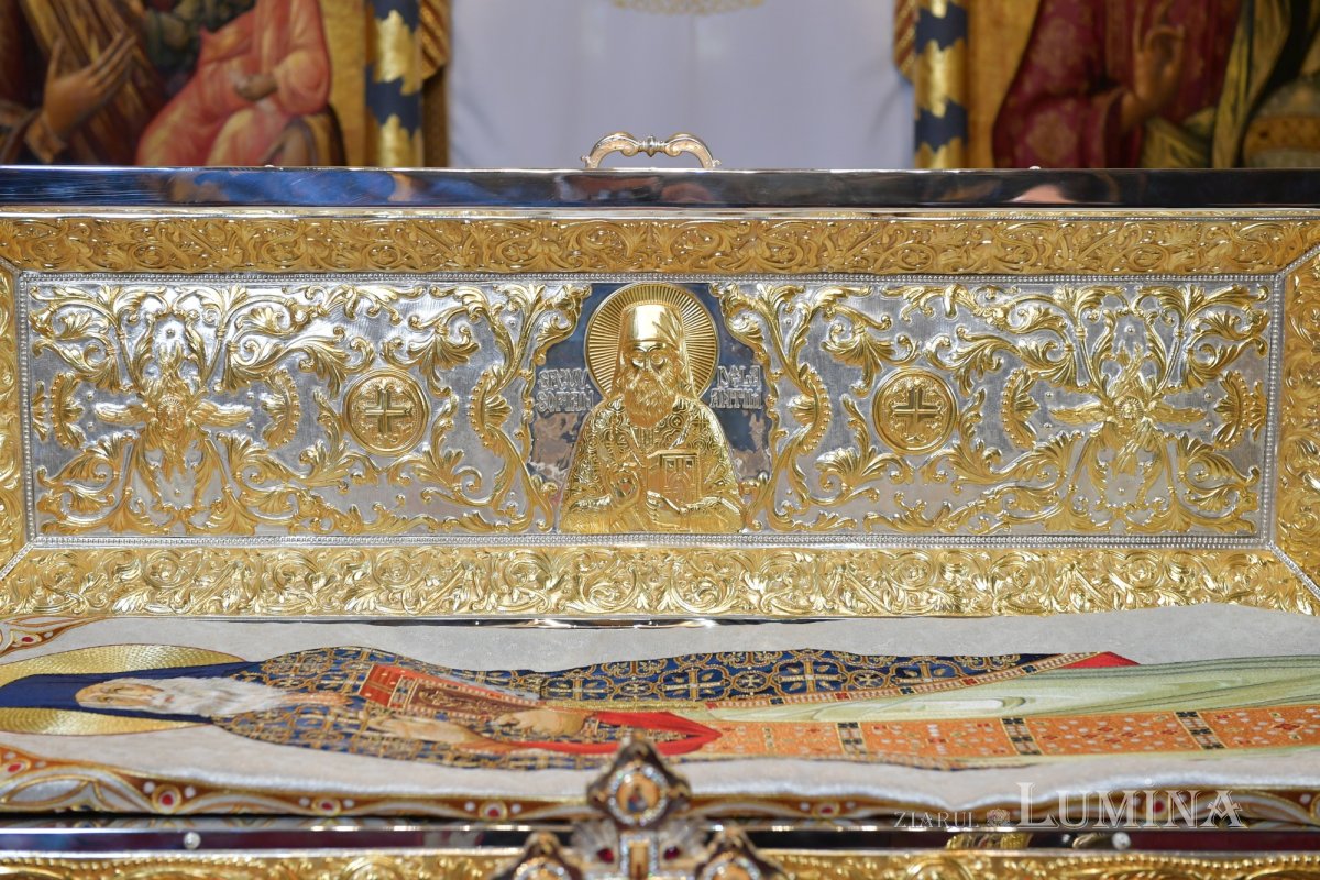 Patriarhul României a sfințit racla Sfântului Cuvios Mărturisitor Sofian 341527