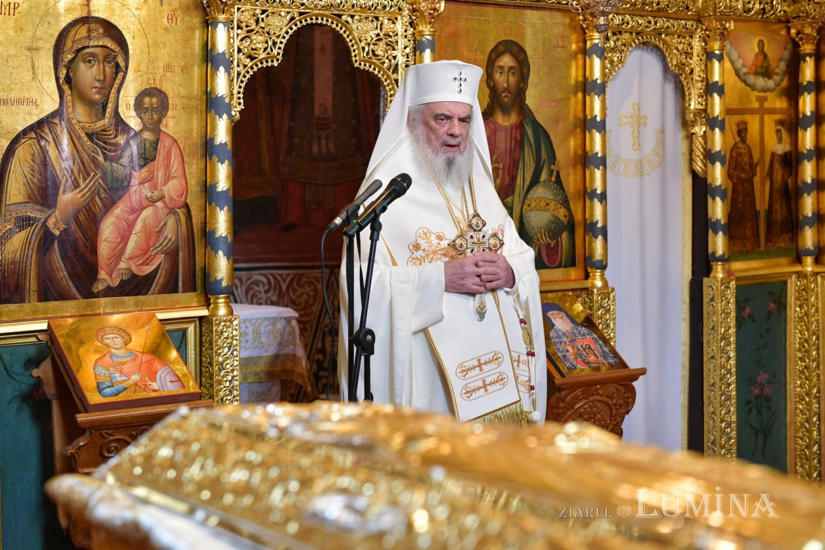 Patriarhul României a sfințit racla Sfântului Cuvios Mărturisitor Sofian 341539