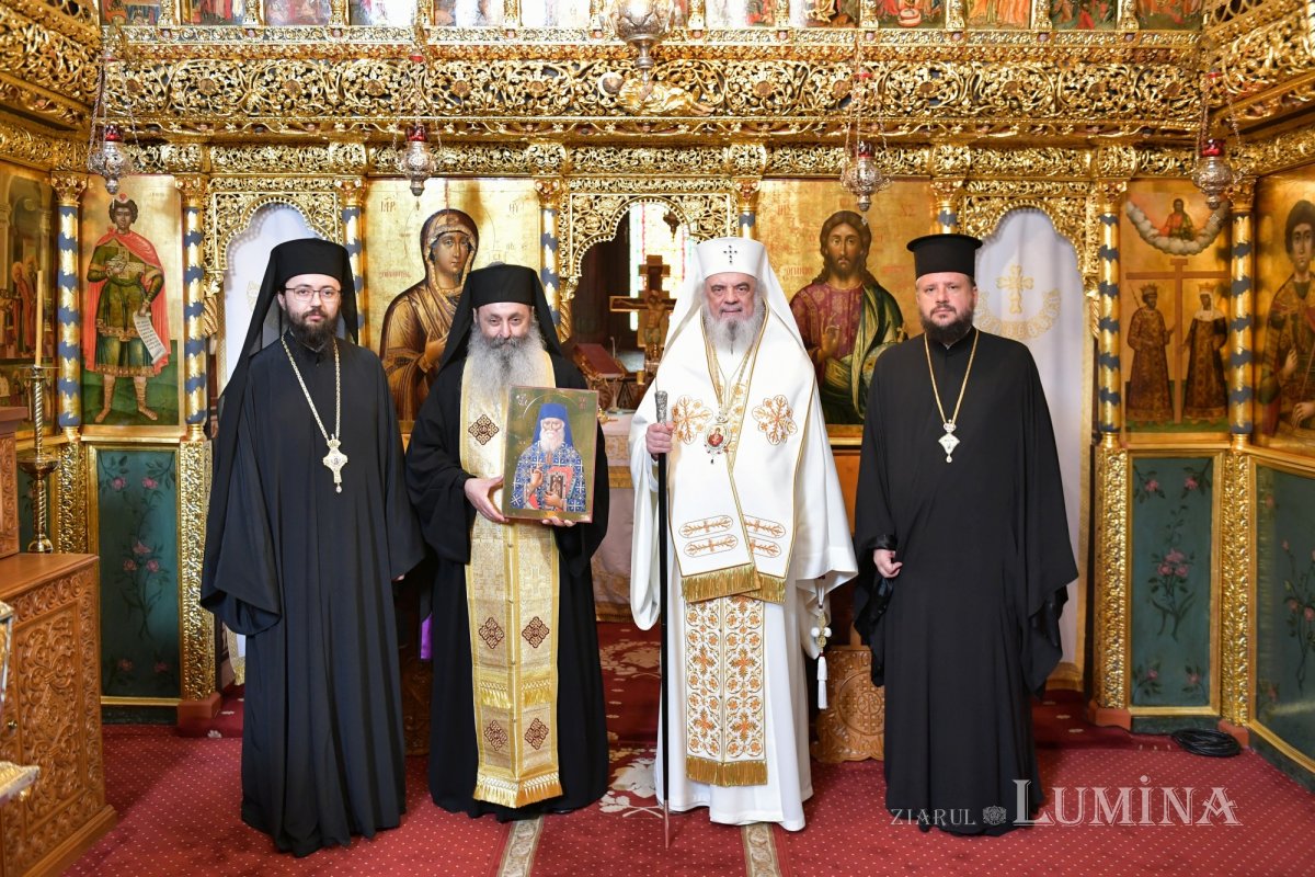 Patriarhul României a sfințit racla Sfântului Cuvios Mărturisitor Sofian 341540