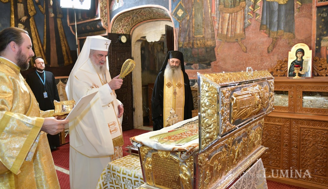 Patriarhul României a sfințit racla Sfântului Cuvios Mărturisitor Sofian 341541