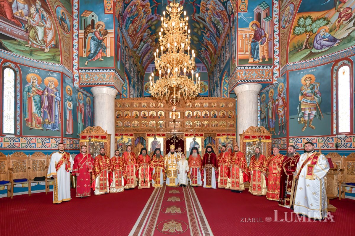 Noile lucrări de la Mănăstirea Caraiman au primit veșmântul harului 341599