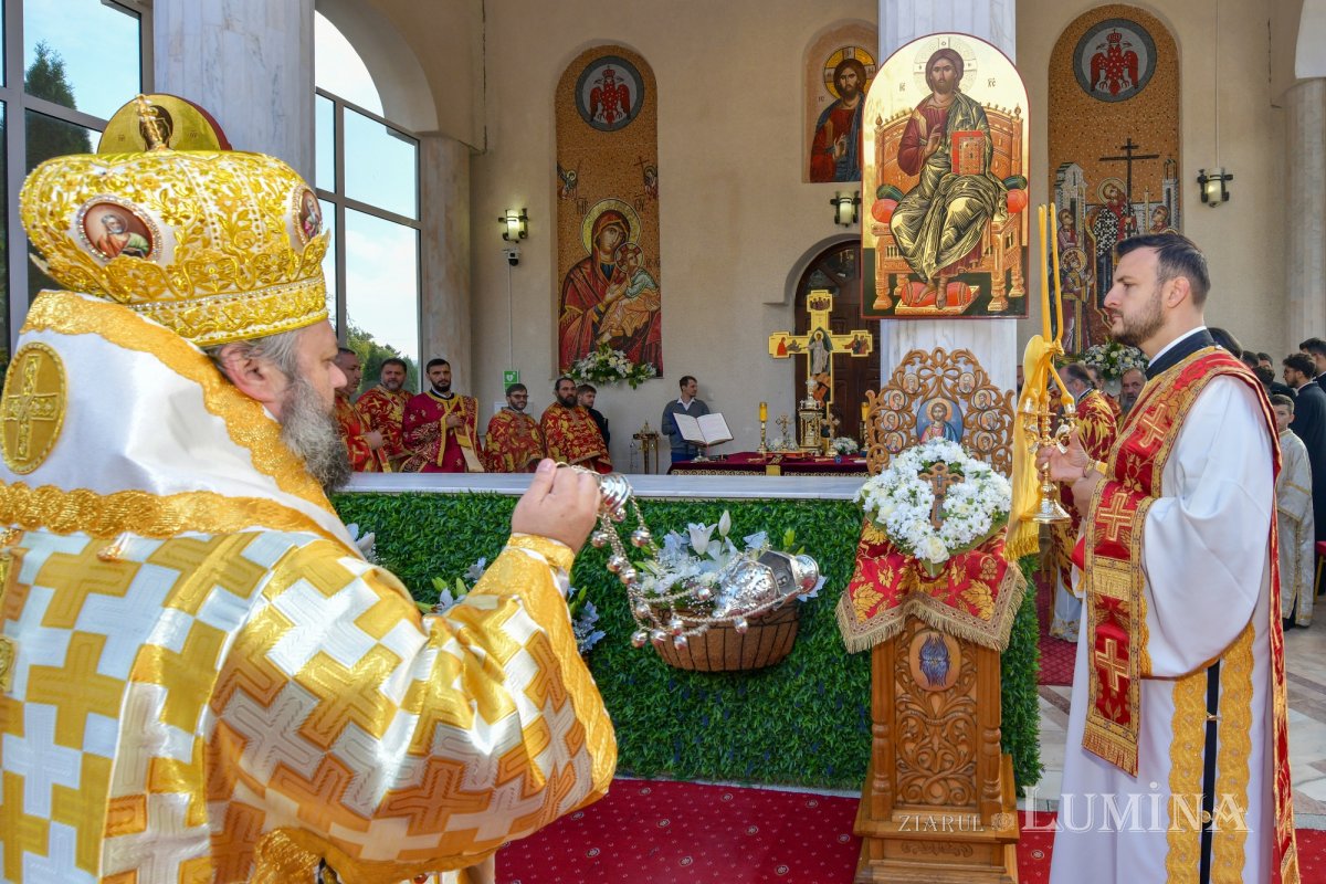 Noile lucrări de la Mănăstirea Caraiman au primit veșmântul harului 341604