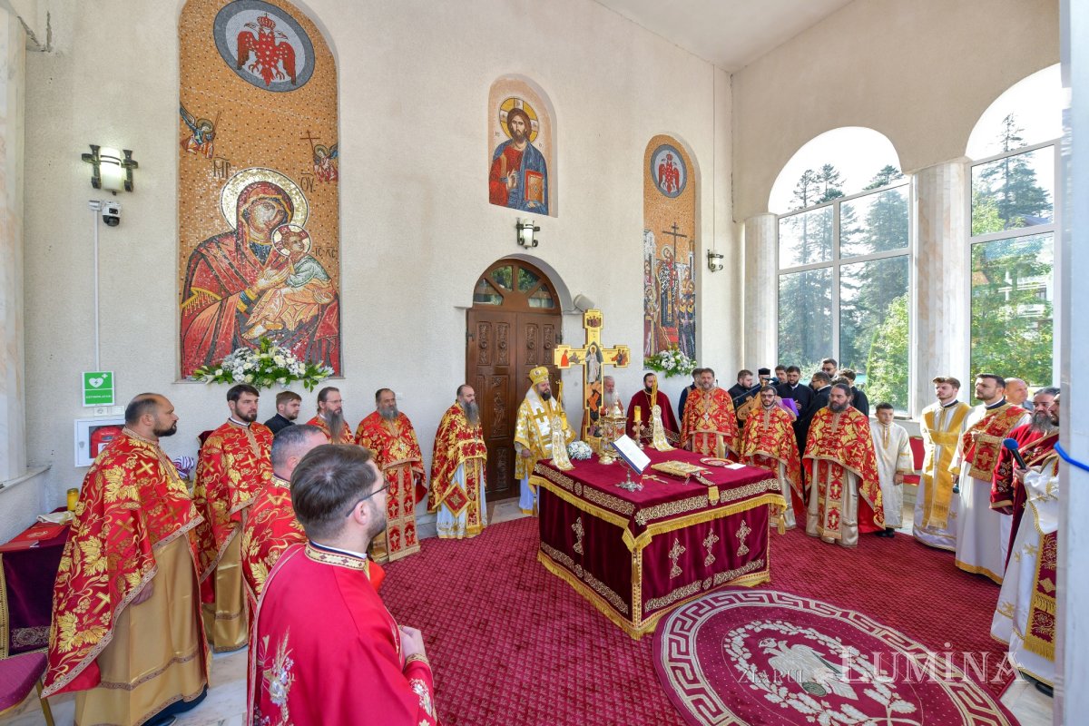 Noile lucrări de la Mănăstirea Caraiman au primit veșmântul harului 341605