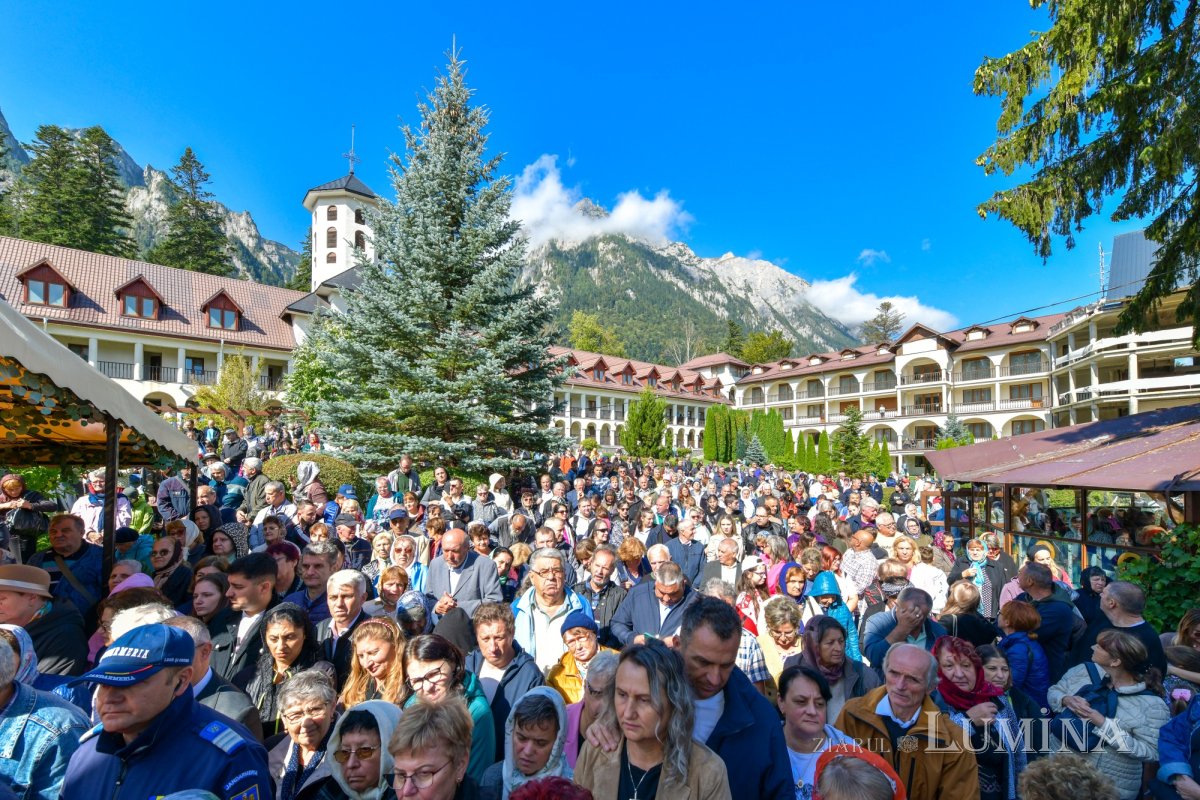 Noile lucrări de la Mănăstirea Caraiman au primit veșmântul harului 341610