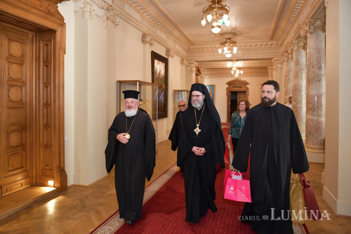 Ierarh din Arhiepiscopia Muntelui Liban în vizită la Palatul Patriarhiei 341689