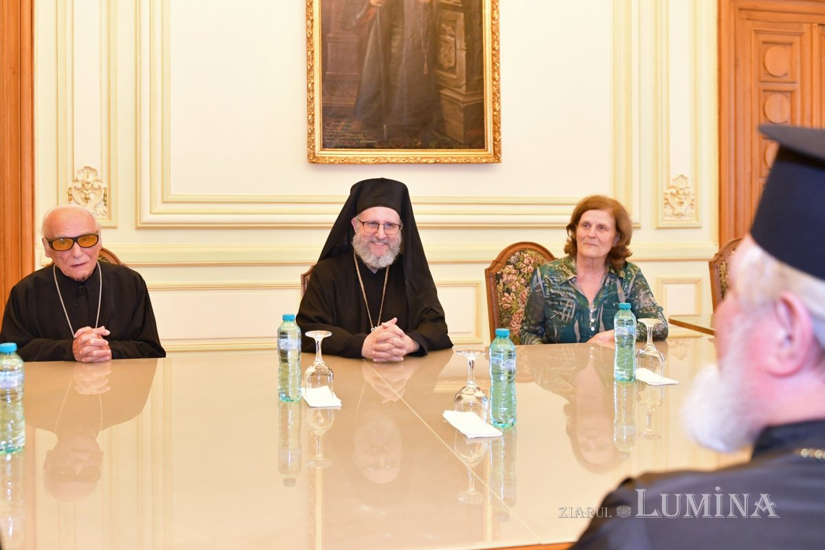 Ierarh din Arhiepiscopia Muntelui Liban în vizită la Palatul Patriarhiei 341691