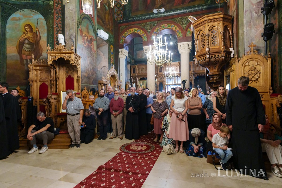 Slujba Privegherii în cinstea Sfântului Cuvios Mărturisitor Sofian de la Antim 341792