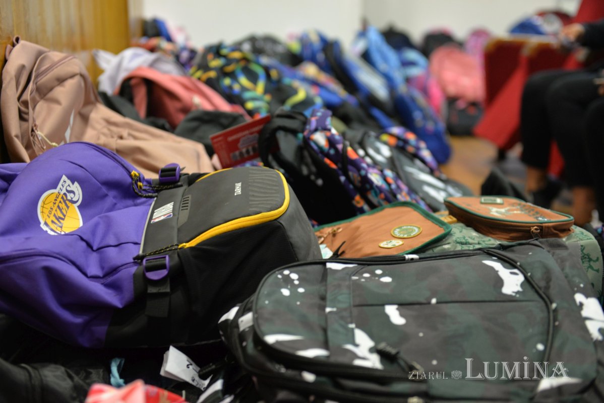 300 de elevi cu posibilități reduse sprijiniți de Protoieria Sector 3 Capitală 341933