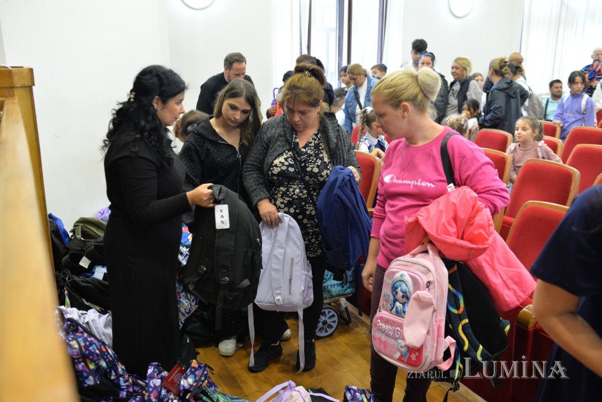 300 de elevi cu posibilități reduse sprijiniți de Protoieria Sector 3 Capitală 341942