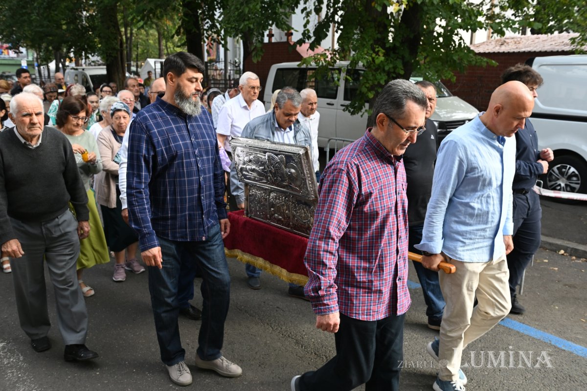 Sfântul Mare Mucenic Eustație și familia sa, prăznuiți în Capitală 342117