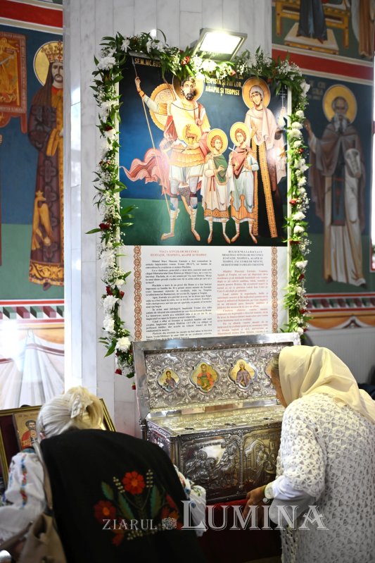 Sfântul Mare Mucenic Eustație și familia sa, prăznuiți în Capitală 342125